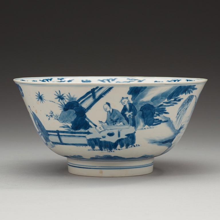 A blue and white bowl, Qing dynasty with Kangxi six character mark and period (1662-1722).