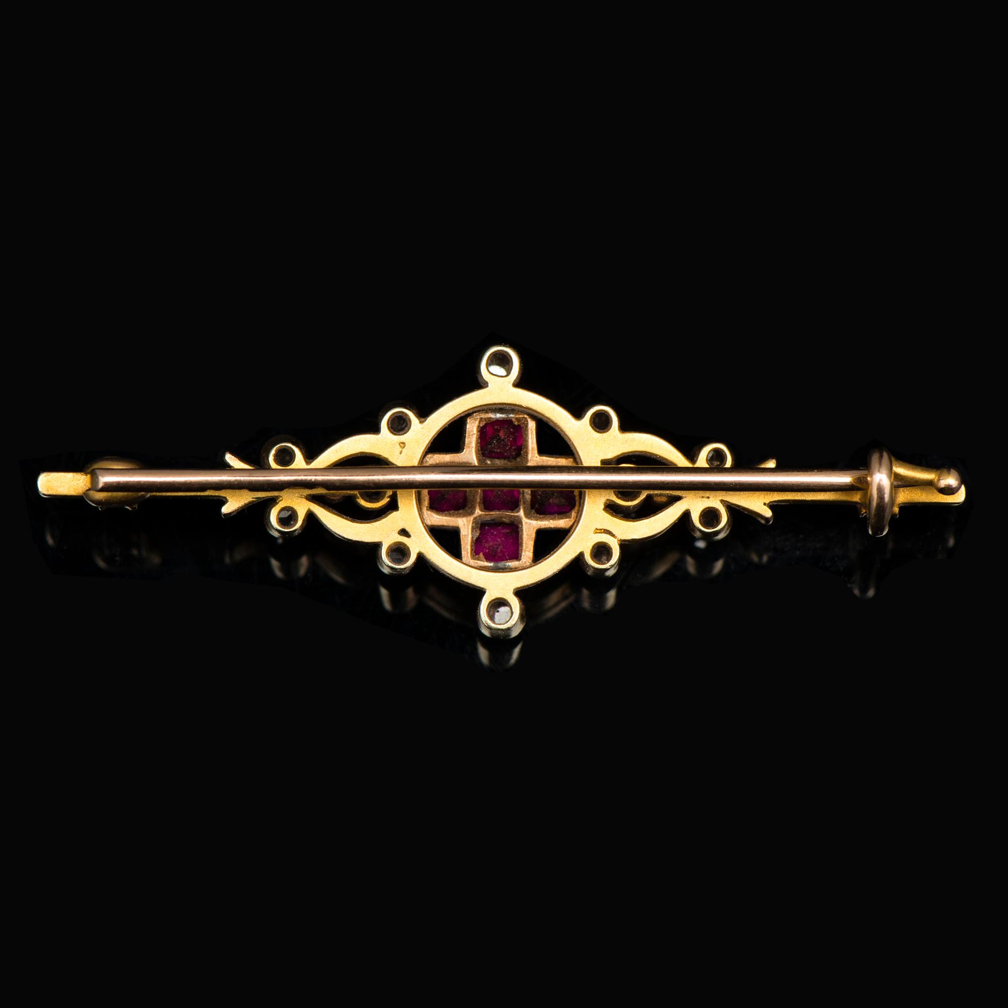 BROSCH, rosenslipade diamanter, 14K (56) guld. St Petersburg, tidigt 1900-tal.
