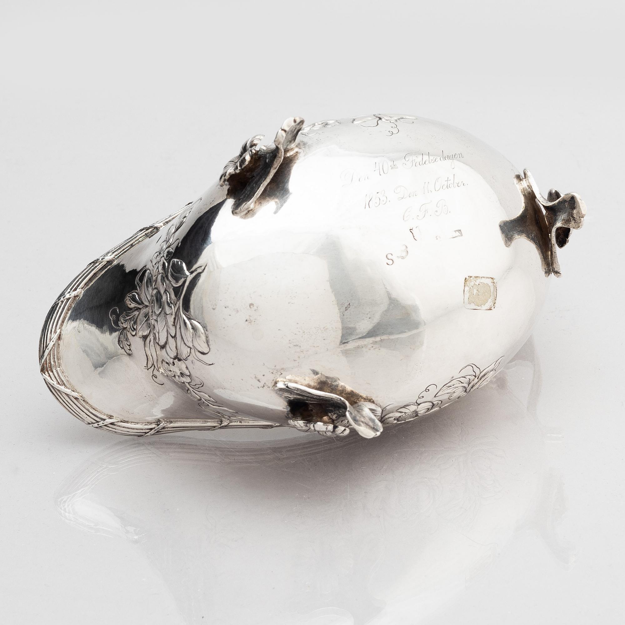 Jacob Lampa, gräddsnäcka, delvis förgyllt silver, Stockholm 1776. Rokoko.