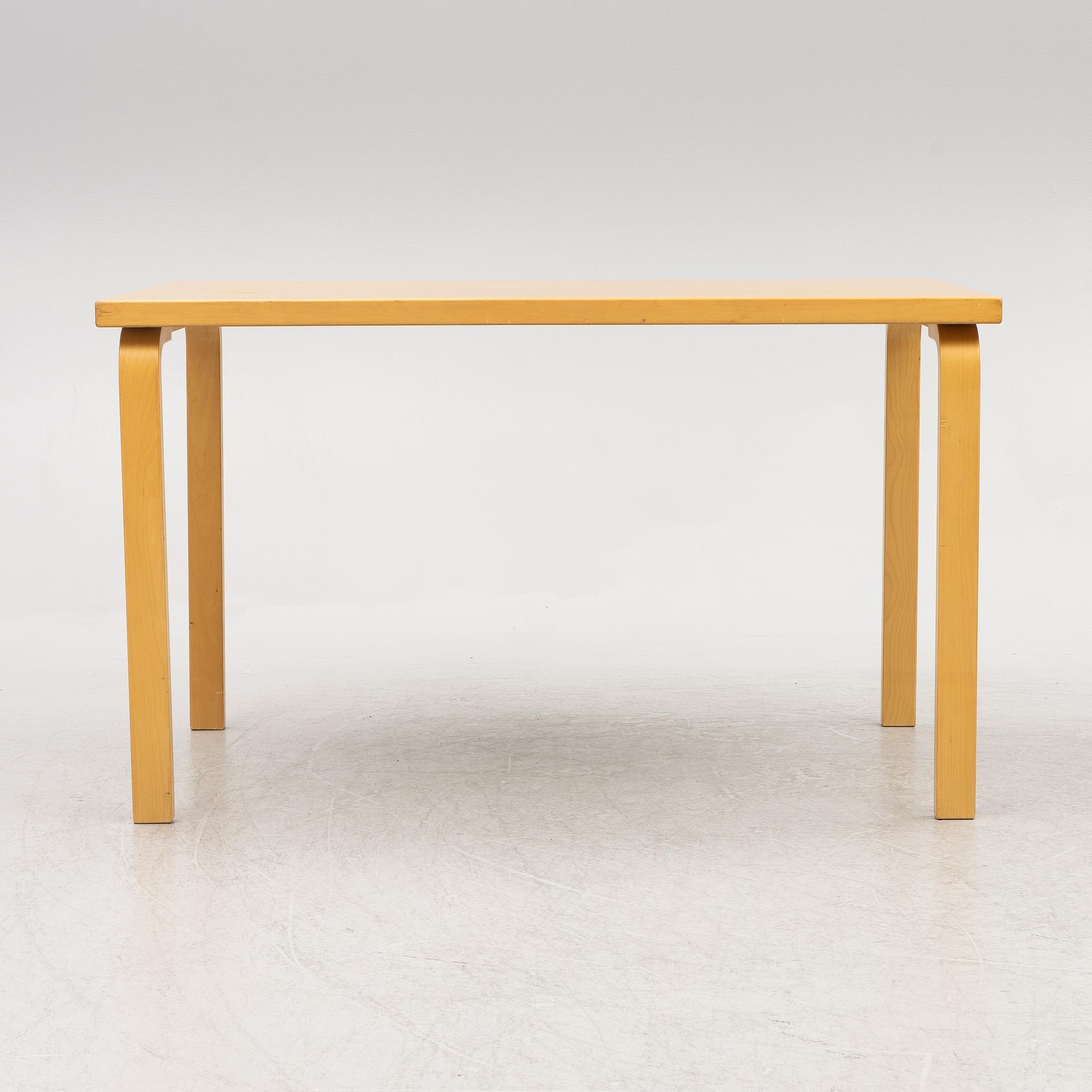 Alvar Aalto, bord, modell 81B, Artek, Finland 1900-talets senare del.