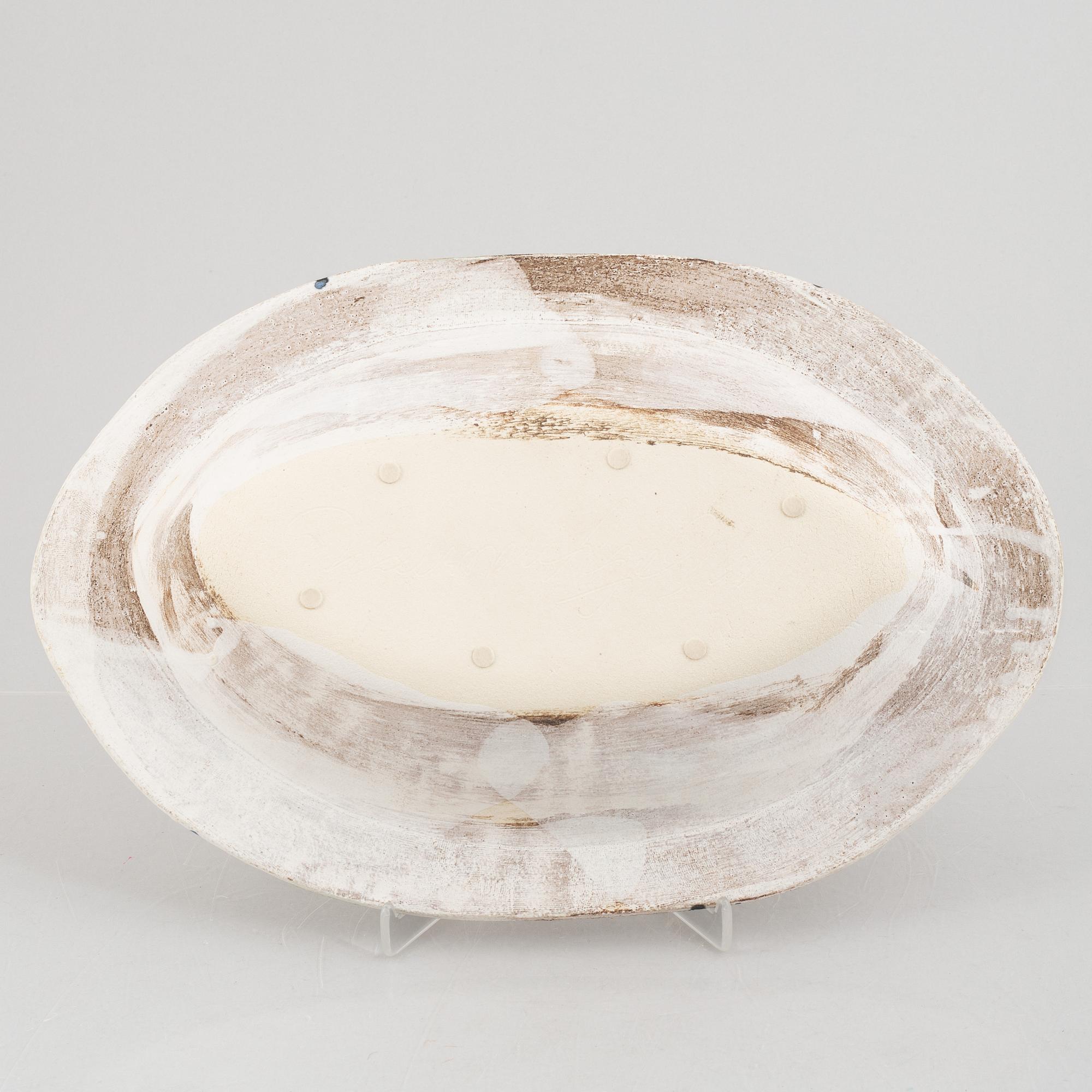 Margareta Andersson, a contemporary stoneware dish, own studio, Kungsbacka.