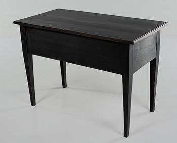SKRIVBORD, sengustaviansk stil, 1900-talets första hälft.