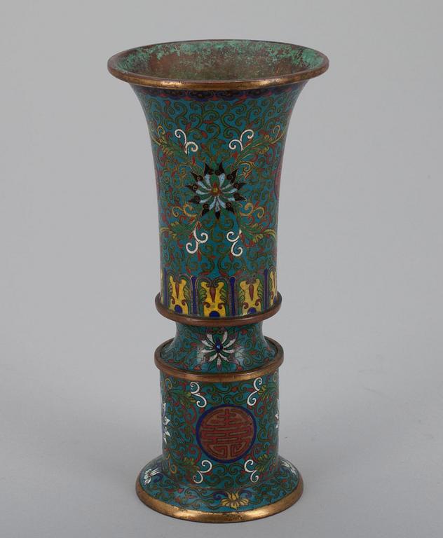 VAS, Cloisonne emalj, Kina 1910-1930, signerad Lao Tian Li.