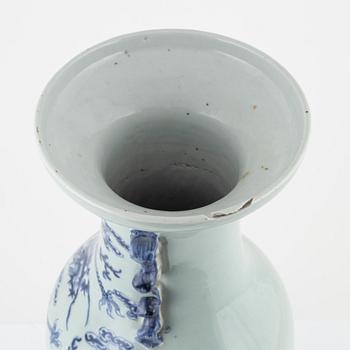 Golvurna, porslin, Kina, 1800-tal.