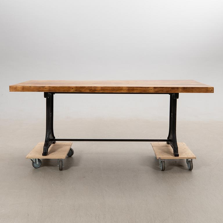 Table modern manufacturing.