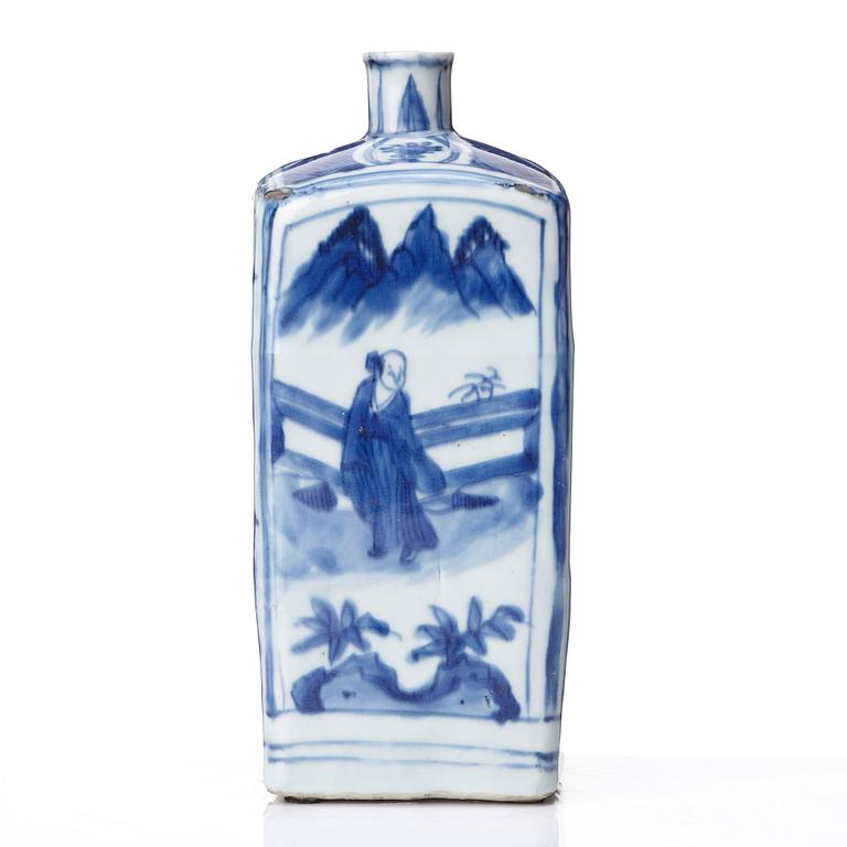 A blue and white bottle, Ming dynasty, 17th Century.