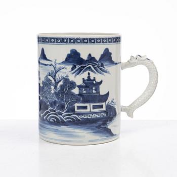 Five pieces of underglaze blue decorated porcelain, china, Qianlong (1736-95) & Jiaqing (1796-1822).