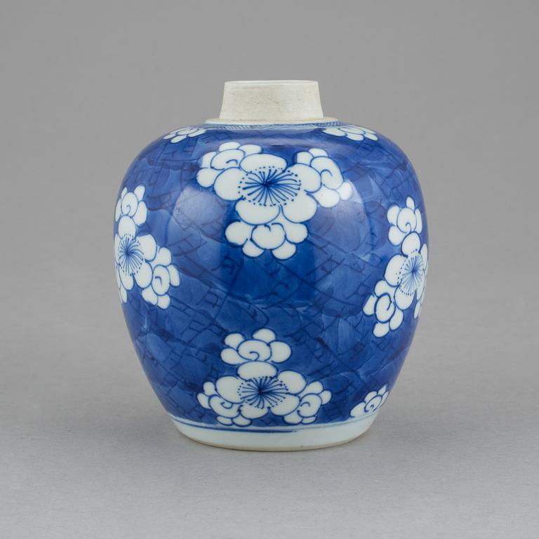 URNA, porslin, Kina, 1700-tal.