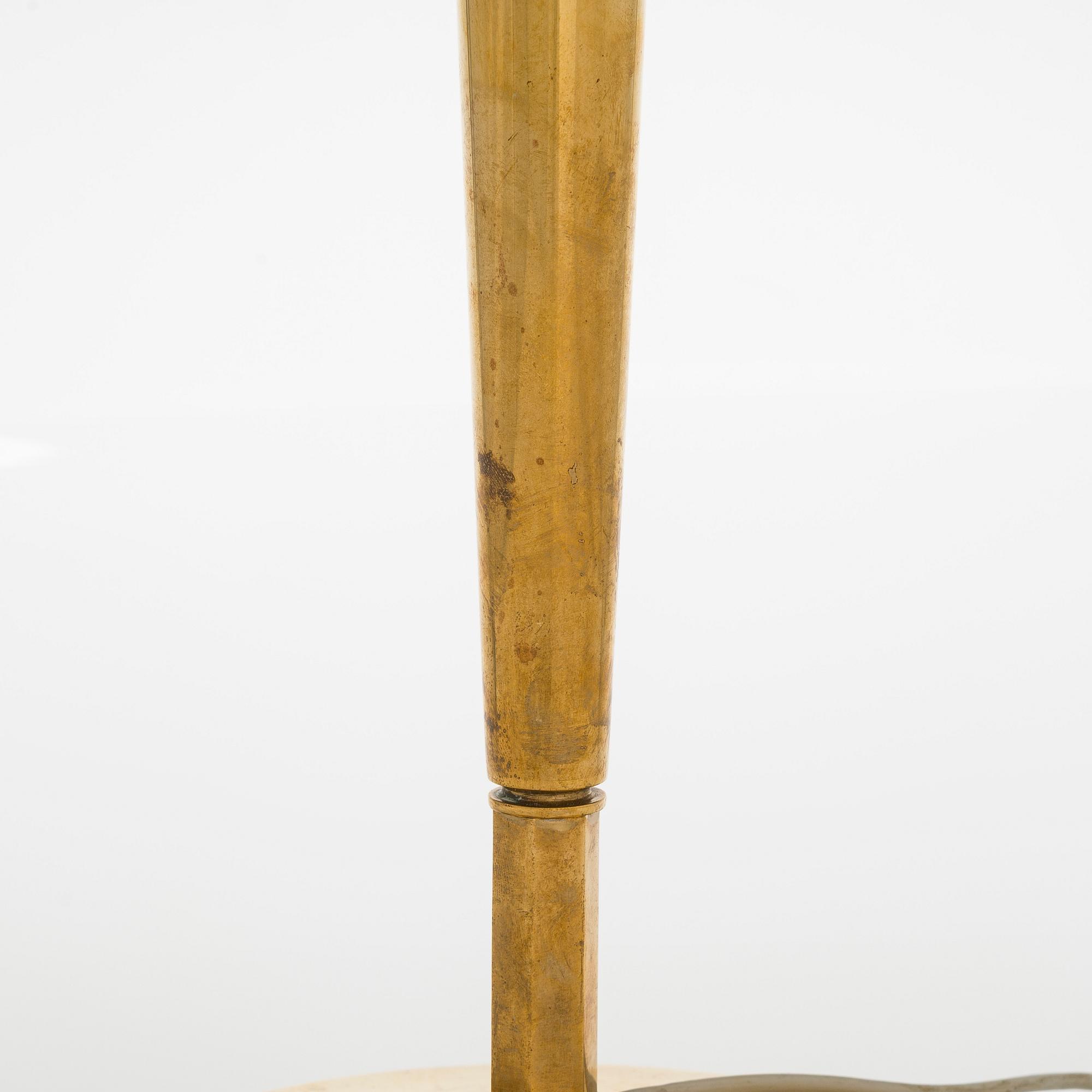 Paavo Tynell, A mid-20th century '5061' table lamp for Idman Finland.