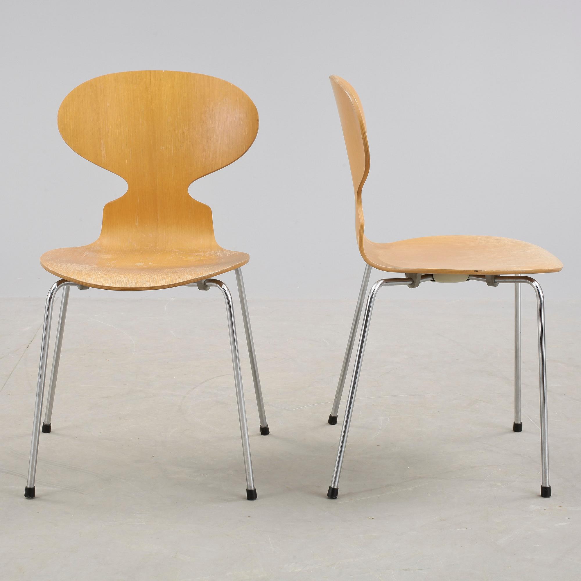 STOLAR, ett par, "Myran", Arne Jacobsen, Fritz hansen, Danmark, 1900-tal.