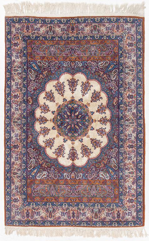 Carpet, Tabriz. 190 x 125 cm.