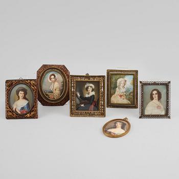 MINIATYRER, 6 st, mestadels bemålade tryck, omkring sekelskiftet 1900.