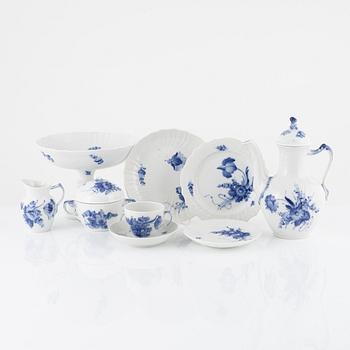 A 25-piece 'Blå blomst' porcelain coffee service, Royal Copenhagen, Denmark.