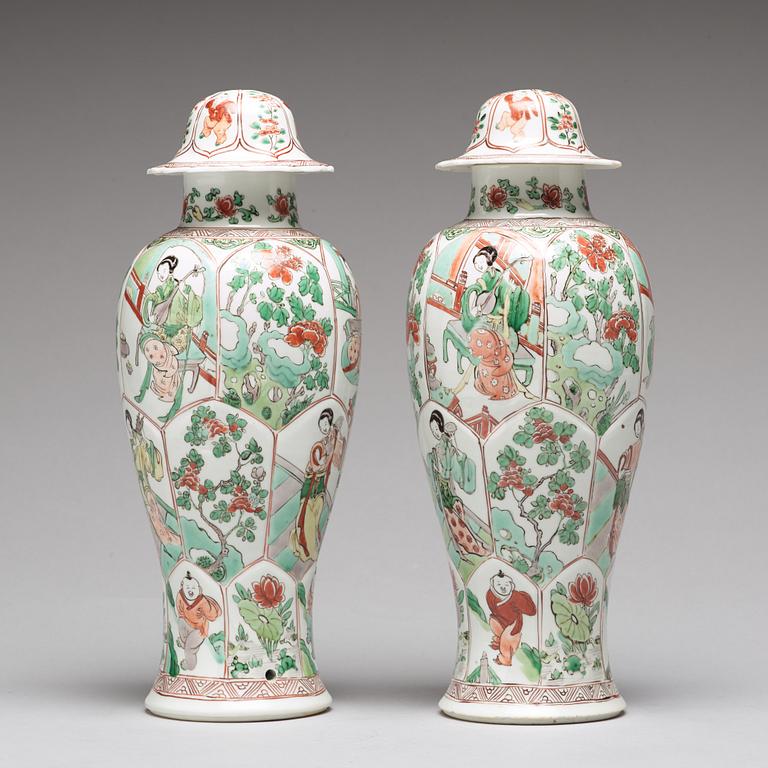 A pair of famille verte vases, Qing dynasty, Kangxi (1662-1722).