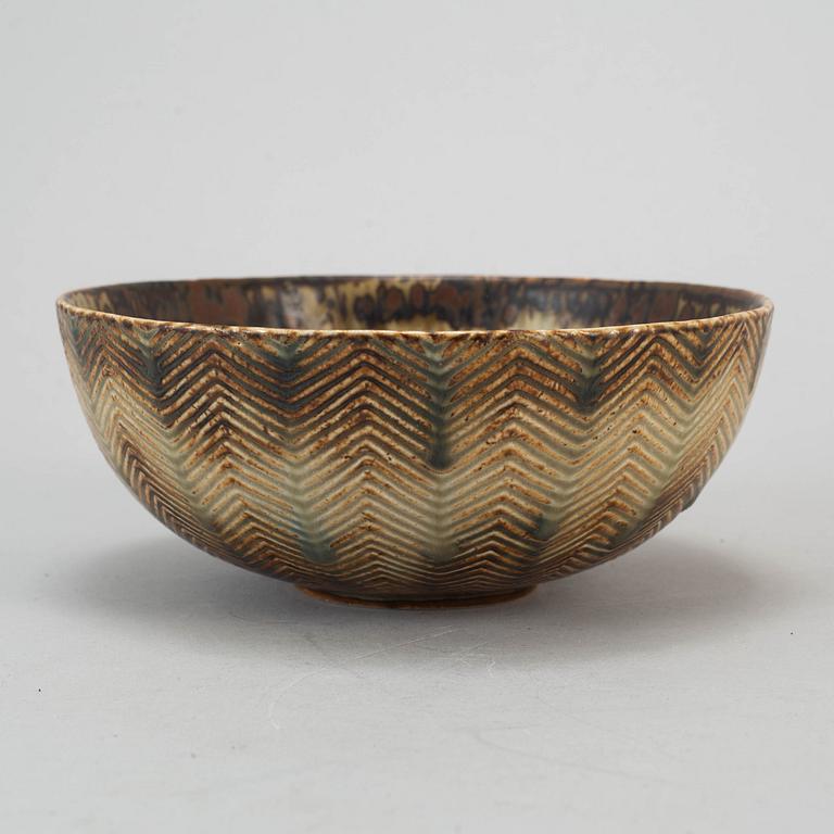 AXEL SALTO, a stoneware bowl, Royal Copenhagen, Denmark.