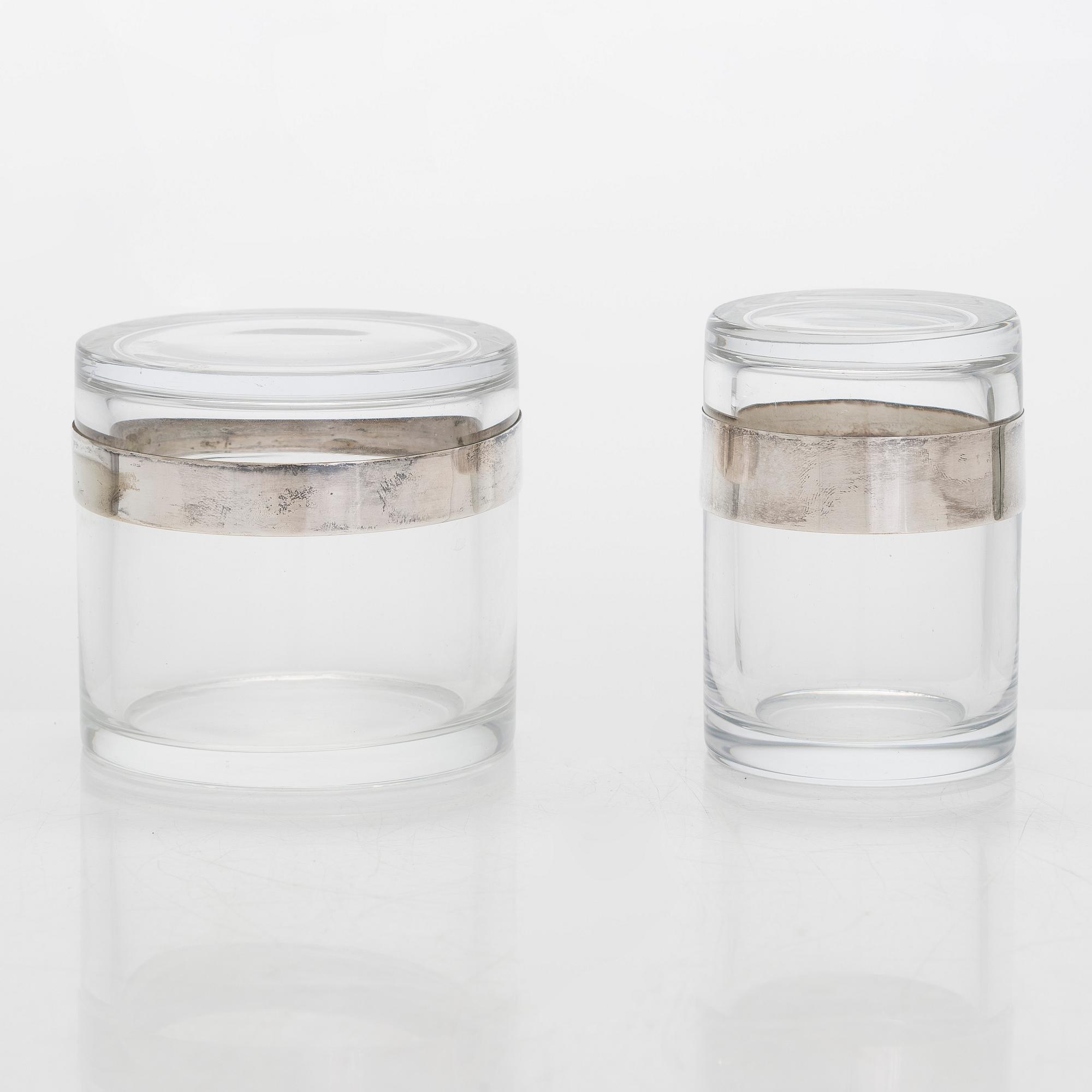 Saara Hopea, rasioita, 2 kpl, malli SH 126, signeerattu S. Hopea Nuutajärvi Notsjö -55 ja -57. Suunniteltu 1955.