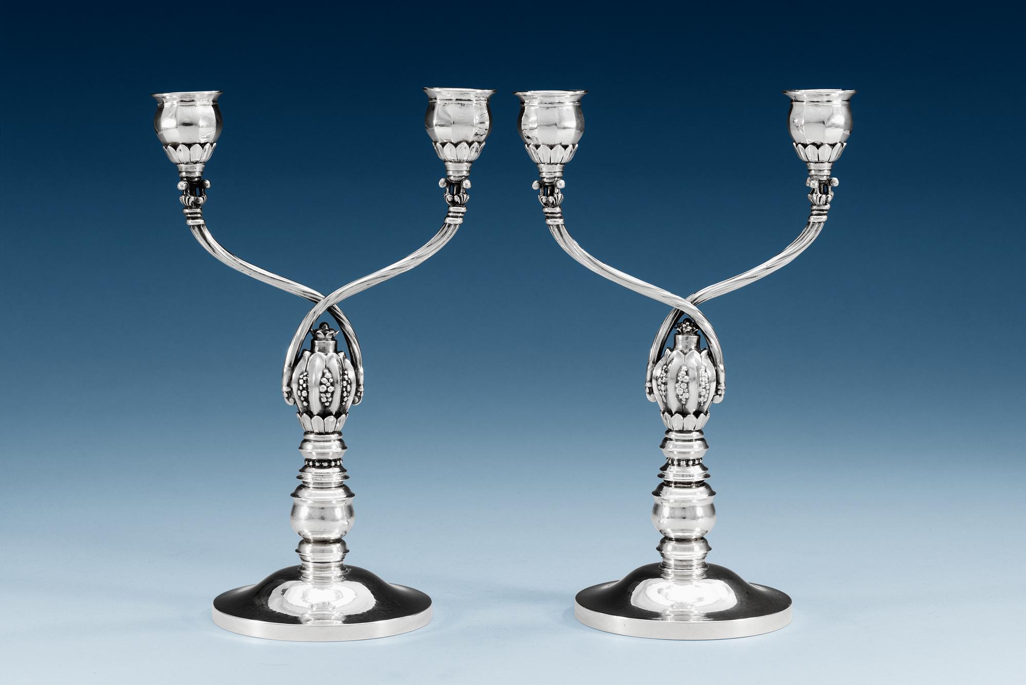 GEORG JENSEN, kandelabrar, ett par för två ljus, Köpenhamn 1921,