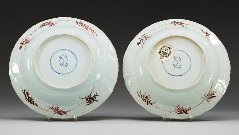 A pair of famille verte dishes, Qing dynasty, Kangxi (1662-1722).