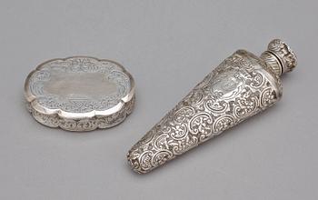 SNUSDOSA SAMT FLAKONG, silver, Birmingham resp London, 1800-tal. Totalvik ca 170 gram.