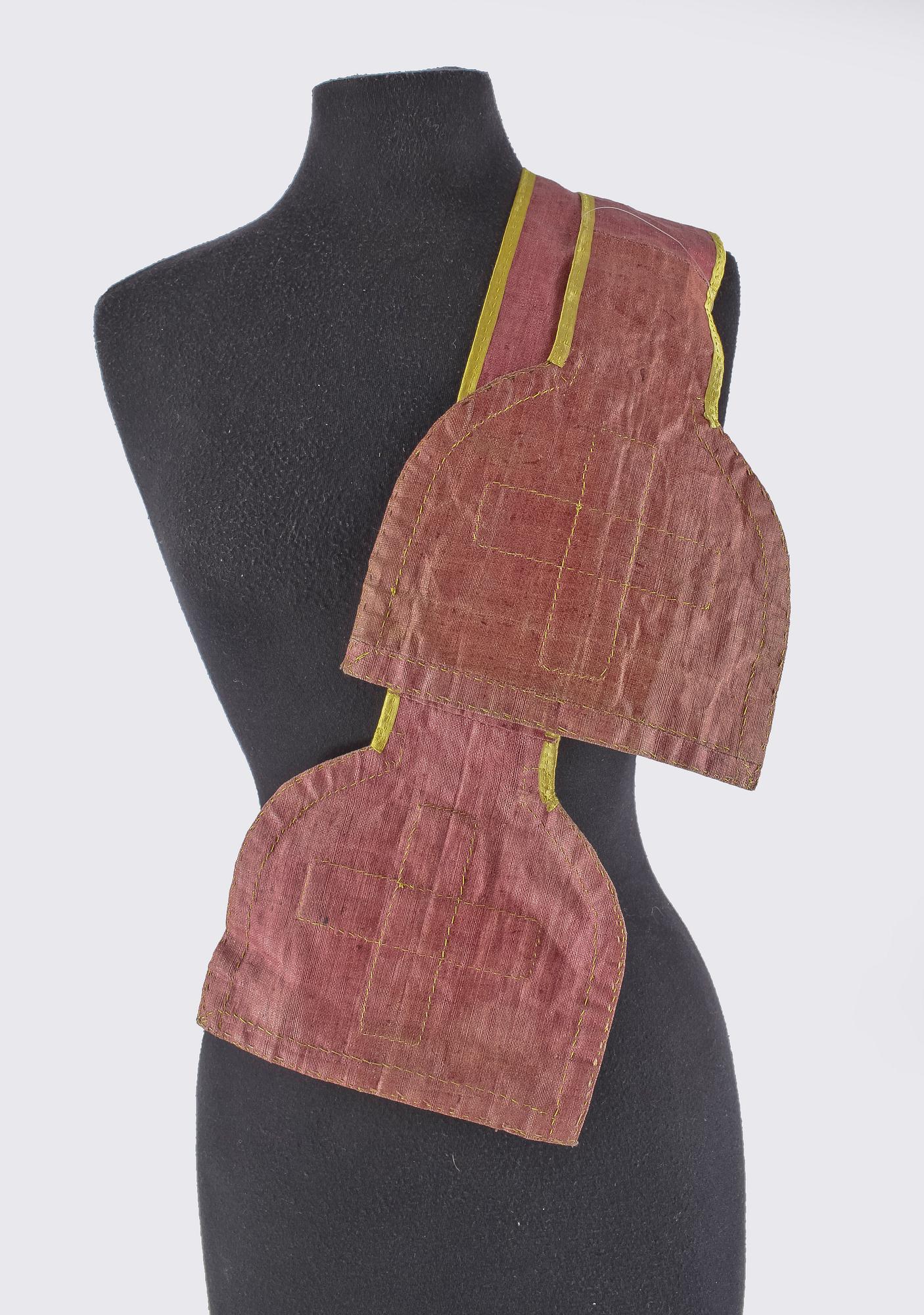 MÄSSHAKE samt STOLA, textil, 1800-tal.