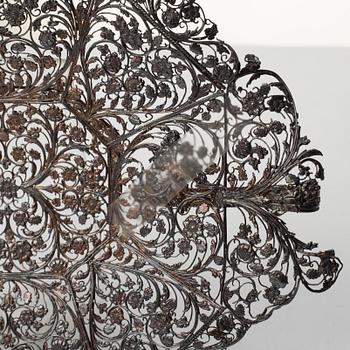 Korgar, två stycken, silver. Kina, Qingdynastin, 1800-tal.