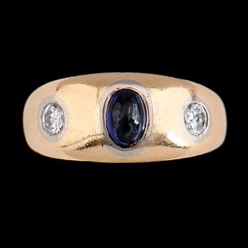 RING, 18K guld, GHJ Stockholm 1967, safir och briljantslipade diamanter tot ca 0.30 ct. Total vikt ca 7 g.