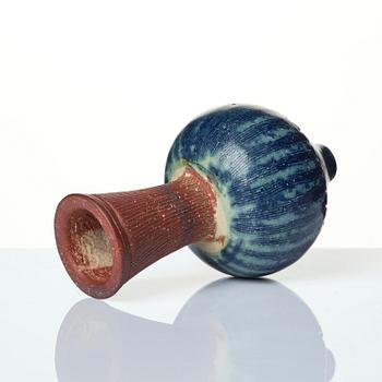 Wilhelm Kåge, a Farsta Spirea stoneware vase, Gustavsberg Studio 1950s.