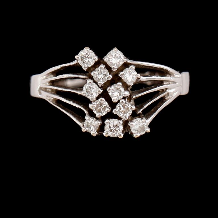 RING, 18 k vitguld, briljantslipade diamanter.