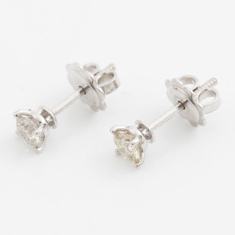 Earrings 18K white gold with brilliant-cut diamonds.