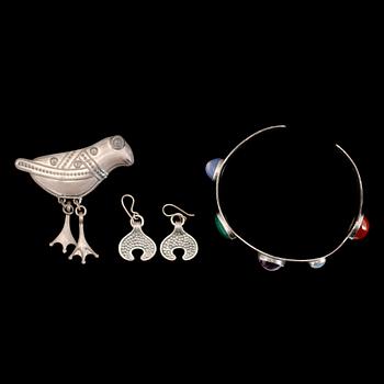 BROSCH, ARMLÄNK SAMT ÖRHÄNGEN, silver, bl Kalevala, Finland, 1988.