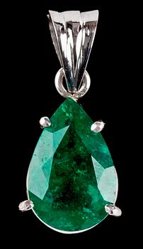1021. An emerald pendant, 1.83 cts.