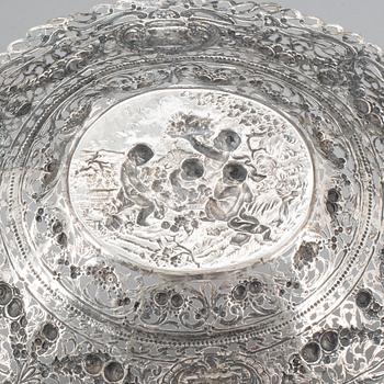 PRESENTERFAT, silver 800, Tyskland sannolikt, 1800-tal. Ca 830 gram.