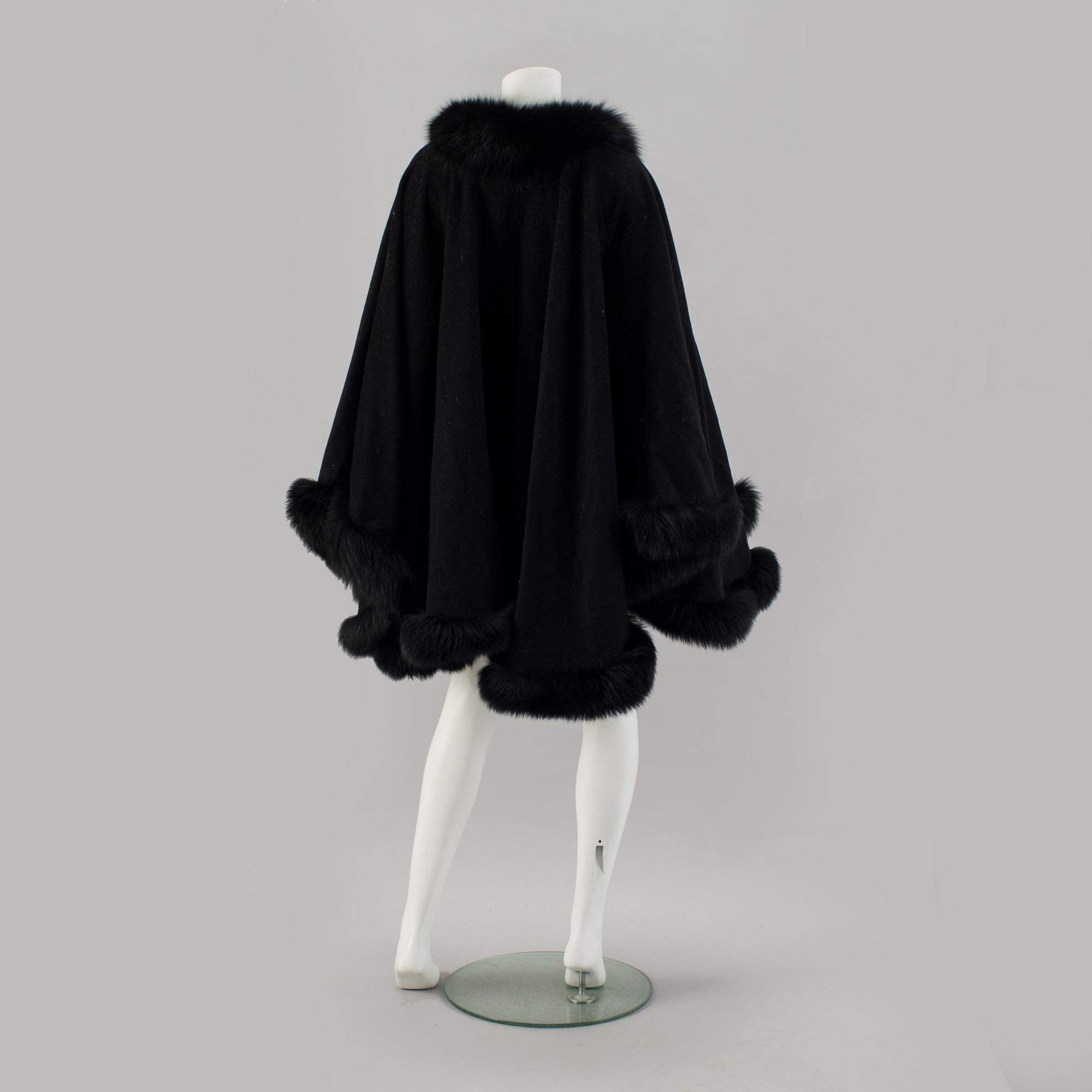 A cape from HPI of Sweden.