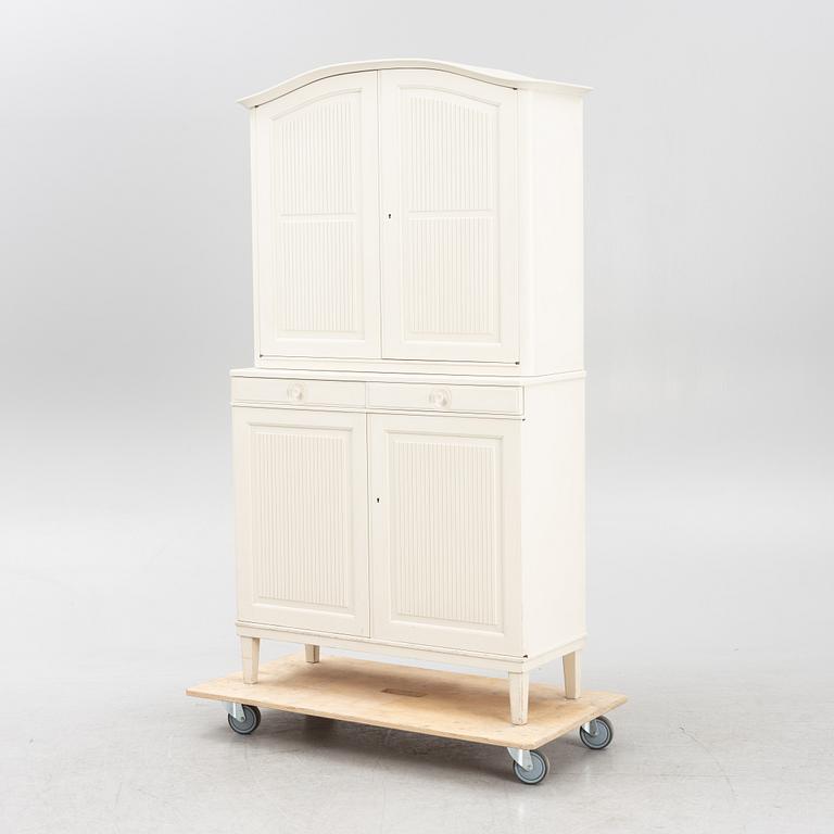 Carl Malmsten, skåp, ” Herrgården”.