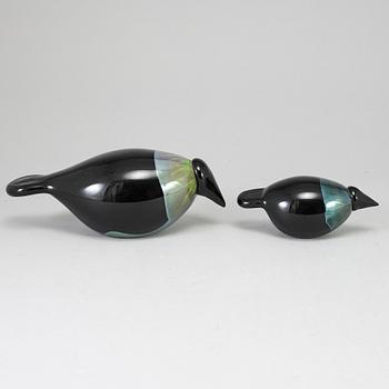 OIVA TOIKKA, lasilintu, 2 kpl, Raven (Korppi) 1998–2002 och 2012–2013, signeerattu O. Toikka Nuutajärvi.