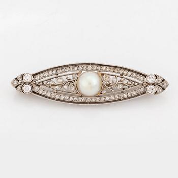 Pearl and old cut diamond brooch.
