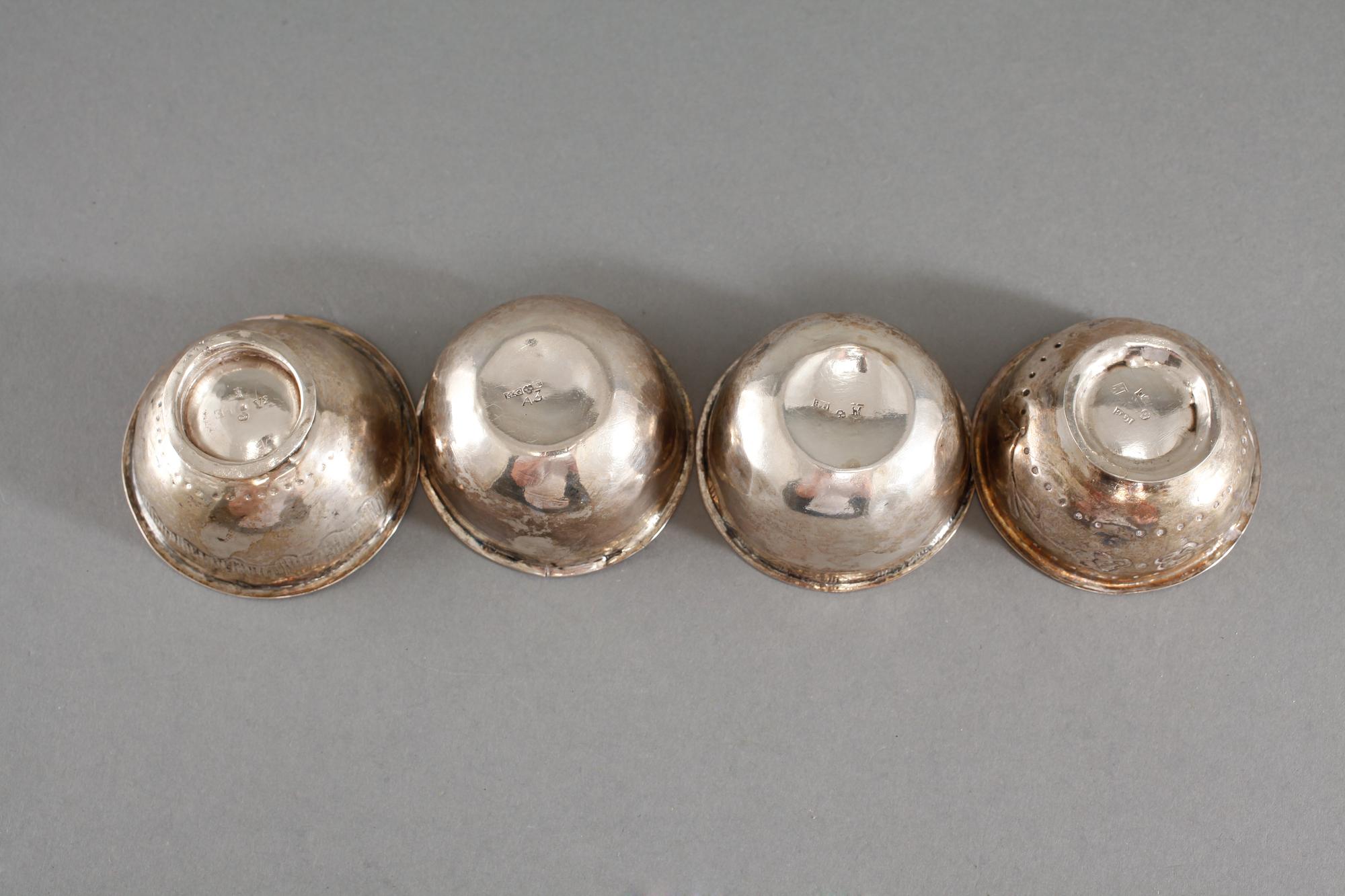SUPKOPPAR, 5 st, silver, omkring år 1800 / 1800-talets första kvartal. Vikt 119 g.