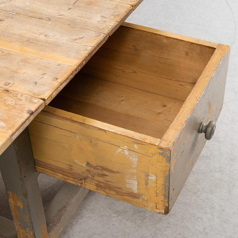 A 20th Century gate leg table.