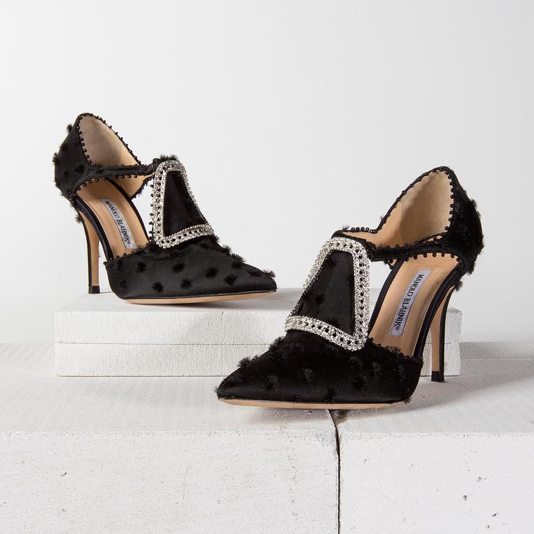 SKOR, Manolo Blahnik, storlek 39½.