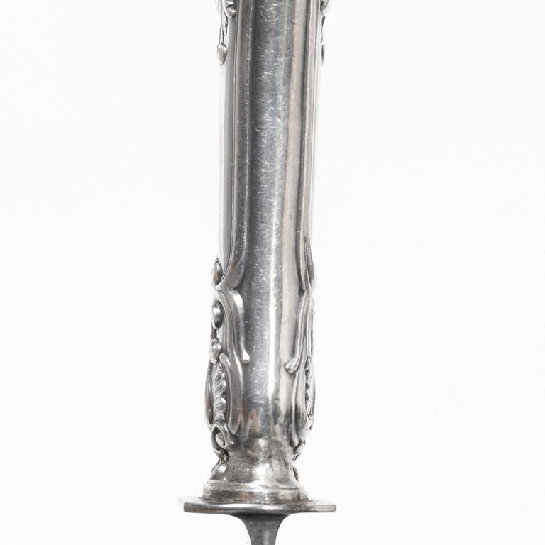 Twelve French silver knives, Hènin & Cie, Paris, circa 1900.