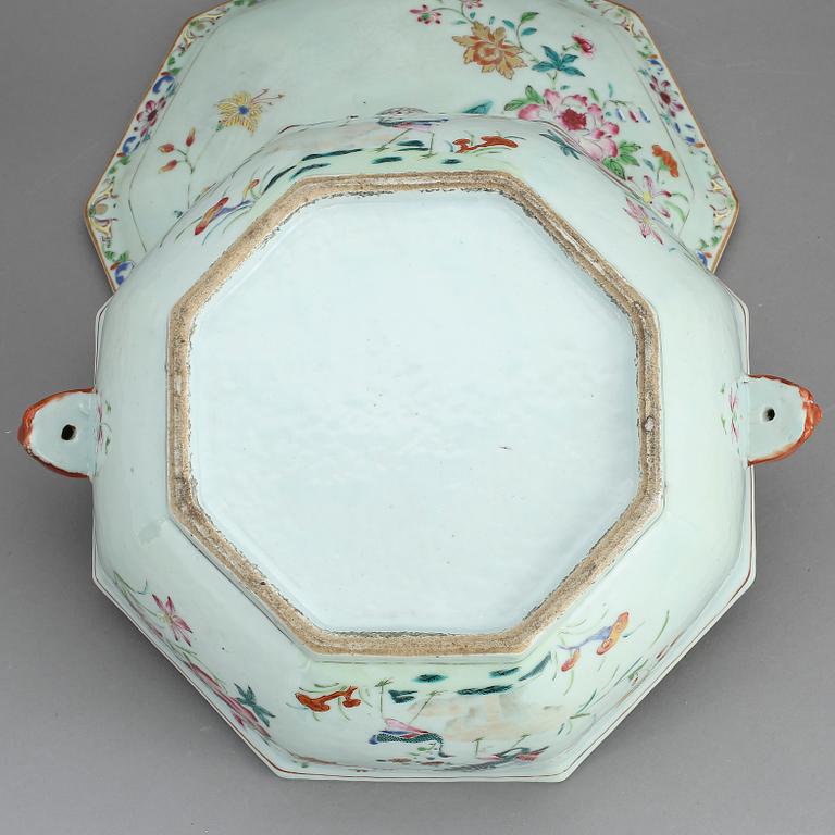 TERRIN, porslin, Qingdynastin, Qianlong (1736-95).