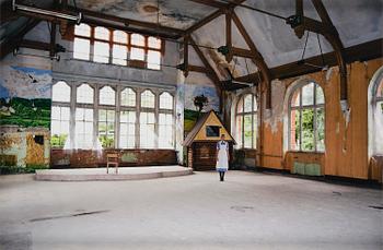 207. Dana Sederowsky, "Kindergarten, Beelitz Heilstätten", 2013.