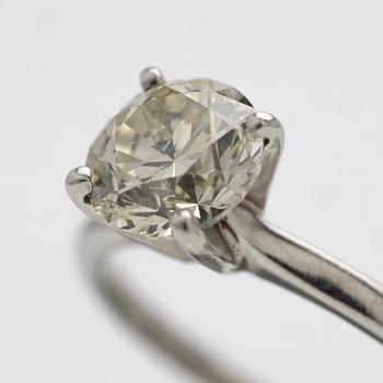 Solitaire ring in 950 platinum with a round brilliant-cut diamond, GIA certified, Van Bruun.