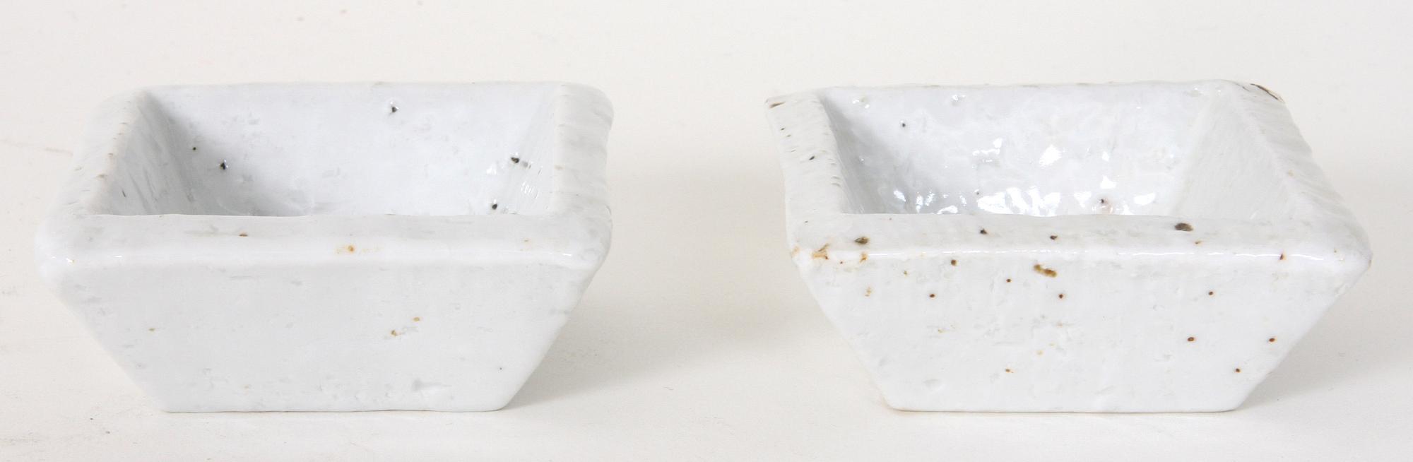 SALTKAR, ett par, chamotterat stengods, Gunnar Nylund, Rörstrand.