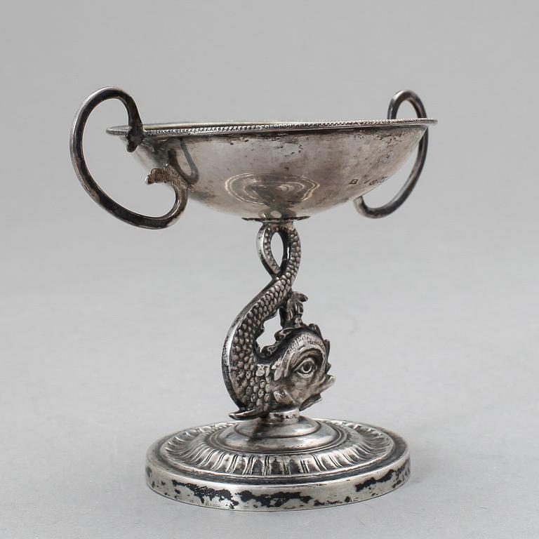 SALTKAR, silver, empire, otydlig mästarstämpel, troligen Stockholm 1821. Vikt ca 92 gram.