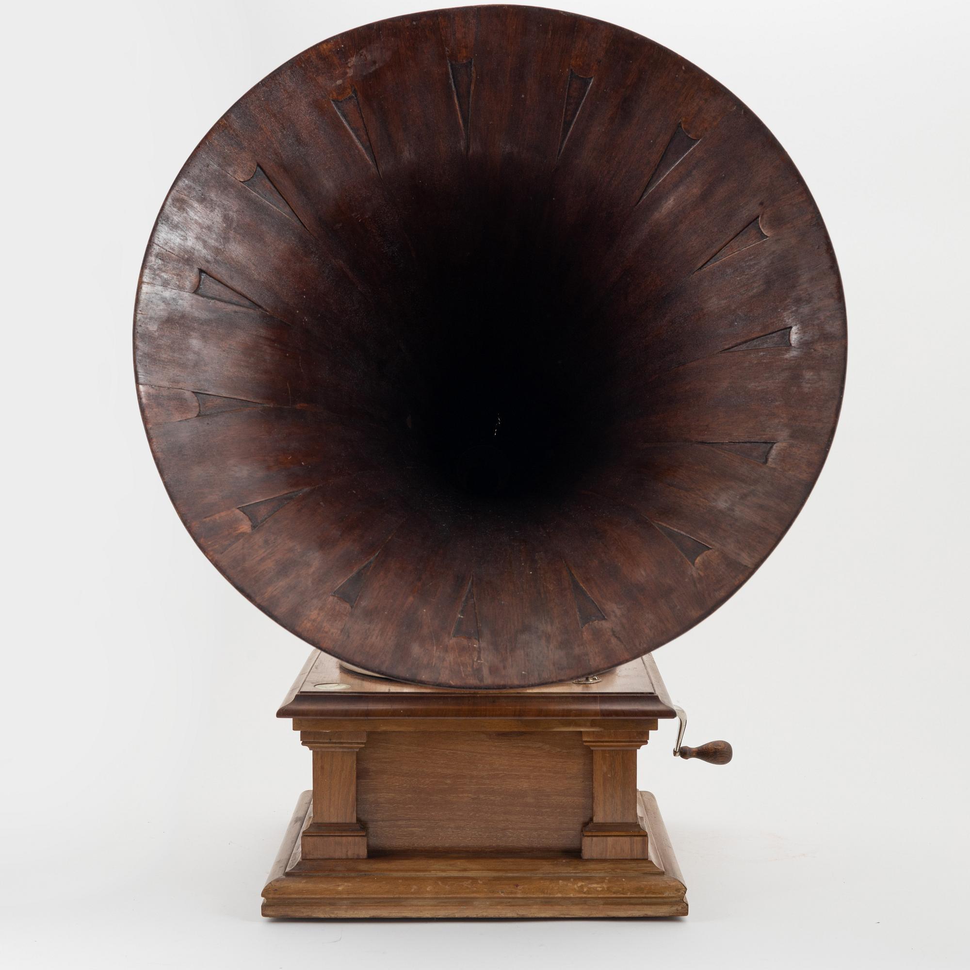 A gramophone, early 20th Century.