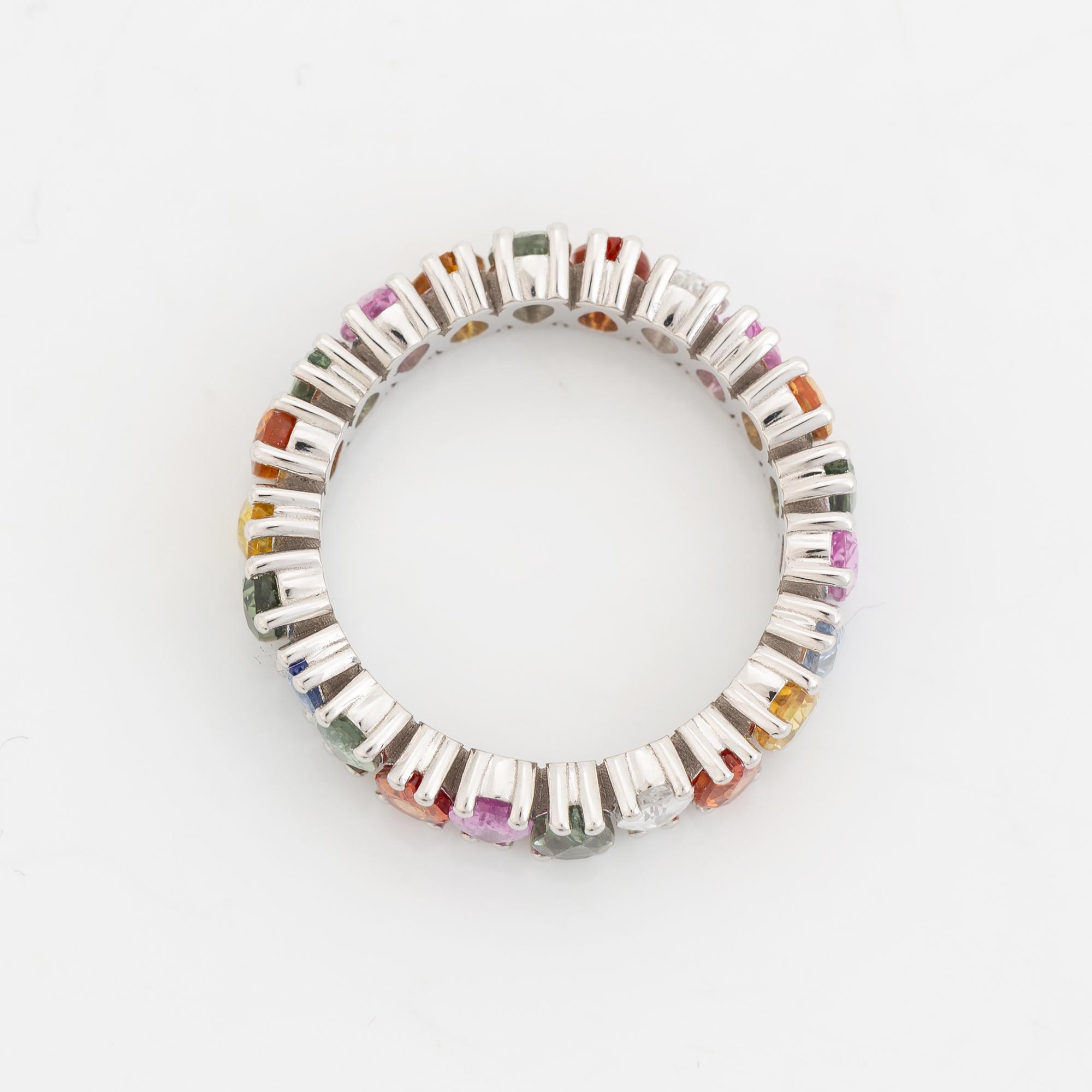 Pear shaped multicolour sapphire ring.