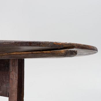 Drop-leaf table, 18th/19th century.