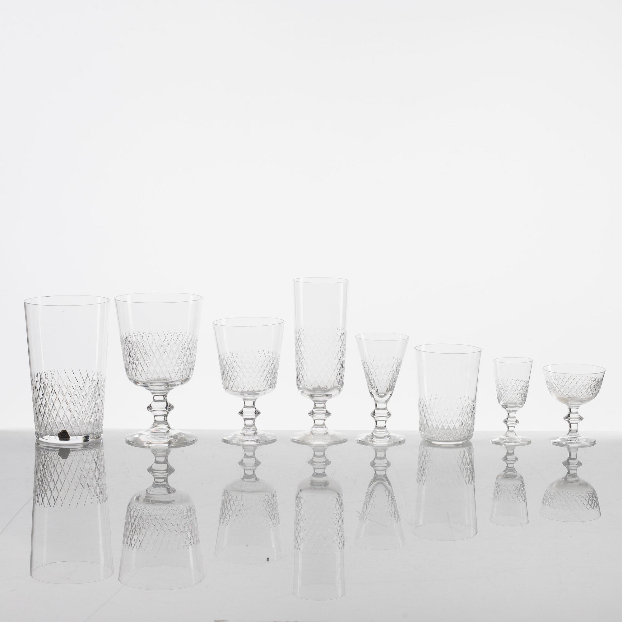 Vicke Lindstrand, servisdelar, glas, 76 delar, "Diamant", Kosta, 1900-talets andra hälft.