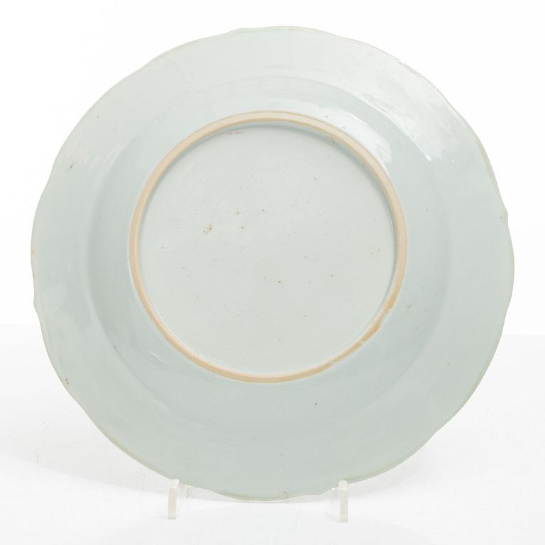 Tallrikar, 22 stycken, kompaniporslin, Kina, Qingdynastin, Qianlong (1736-95).